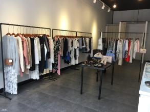 想开服装店
