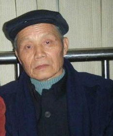 成龙同父异母的哥哥,被质疑想瓜分父亲遗产,哥哥:一分钱都不要-_百度