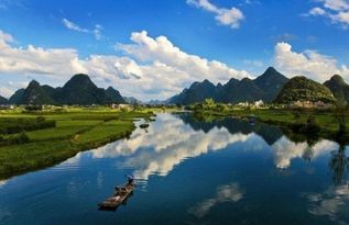 阳朔山水甲桂林前面的一句话是什么?