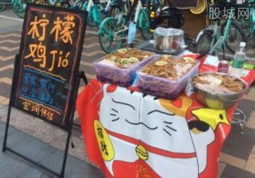 寒假摆摊卖什么赚钱，在中学门口摆摊卖什么赚钱