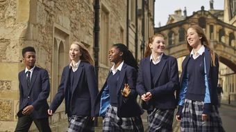 人教版是英式还是美式小学，零基础学英语应该从哪里学起