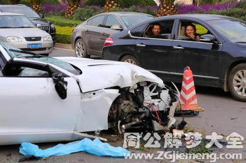 梦见朋友出车祸死了是什么意思 周公解梦，梦见朋友出车祸了头流了好多血