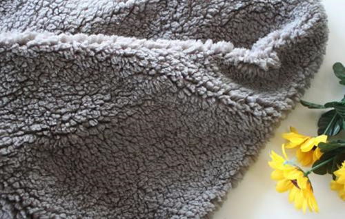 什么是颗粒绒皮毛一体,颗粒绒是什么材料