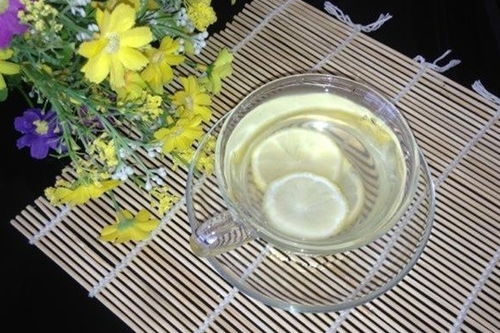 冲蜂蜜水先放蜂蜜还是先放水，一天喝蜂蜜水最佳时间