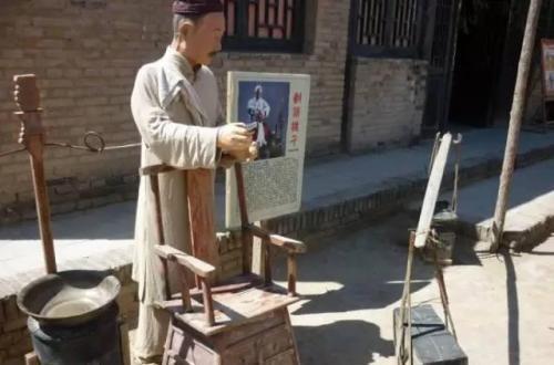 剃头挑子一头热的典故，俗语剃头挑子一头热
