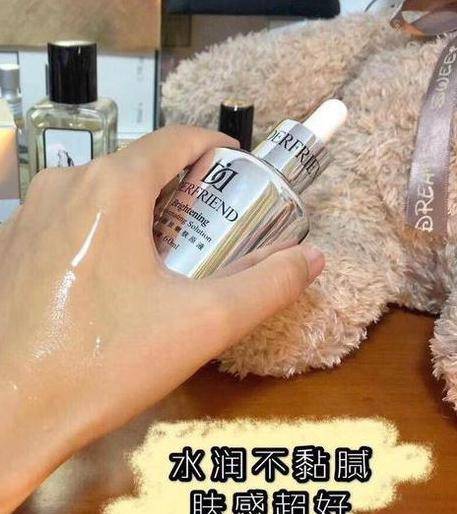 眼霜和精华霜的正确使用顺序，精华液跟精华霜哪个先用