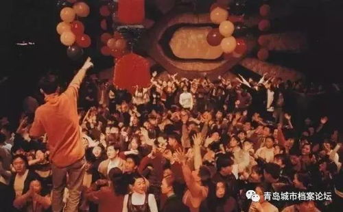 青岛酒吧一女子穿空姐制服蹦迪,制服夜店会引发哪些负面影响?