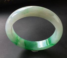 翡翠如何鉴别鉴定，怎样鉴定翡翠