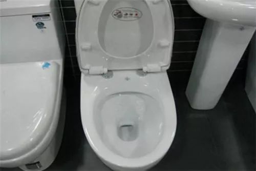 马桶堵了如何自己快速疏通