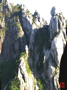 形容山高的成语，形容山的诗句