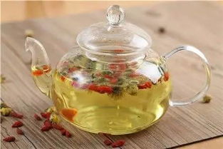 枸杞泡茶有什么作用与功效和禁忌，枸杞与茶泡喝有什么作用与功效