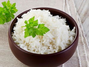 怎样蒸米饭放多少水，微波炉怎样蒸米饭