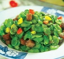薄荷蚕豆怎么炒，蚕豆怎么炒不发黑