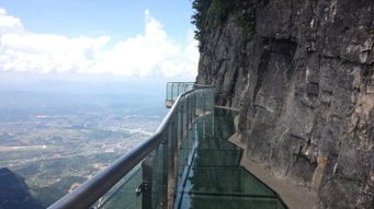 张家界玻璃栈道门票需要提前预定吗，张家界玻璃桥旅游景点在哪里