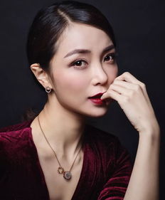 李兆基家族的三胞胎,母亲是谁?