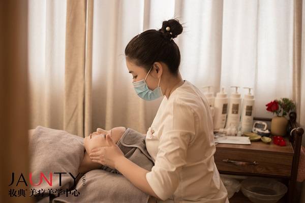 女孩子不上学了,学个什么技术好?