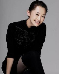 许晴是如何选择进入演艺圈发展的?她为什么一直不结婚?