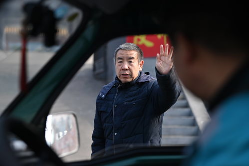 挥手告别打一字是什么字出一半有何不可，挥手告别打一字答案