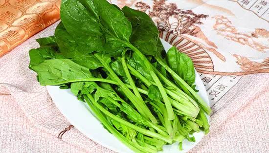 菠菜牛肉可以一起吃吗