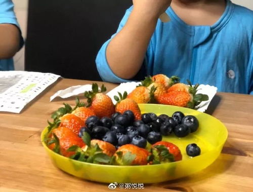 果盘摆盘花样图片大全 摆法，果盘摆盘花样图片大全黄瓜红萝卜