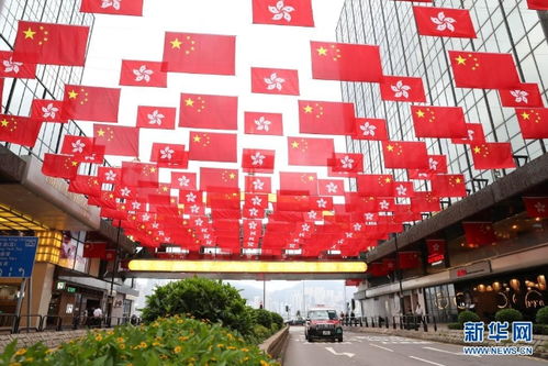 香港特别行政区区旗是五星花蕊的，澳门特别行政区区旗
