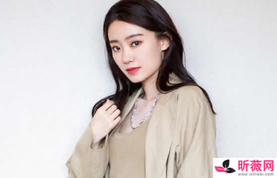 贾玲出席喜剧演员张泰维婚礼,二人有过合作吗?