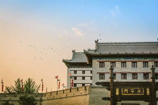 西安城墙是哪年建的?