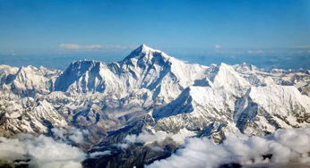 高高的山峰像什么像什么歌，高高的山峰像什么像什么呢