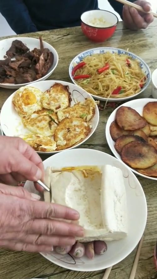 吃豆腐是什么意思呀吃狗粮，吃豆腐是啥意思