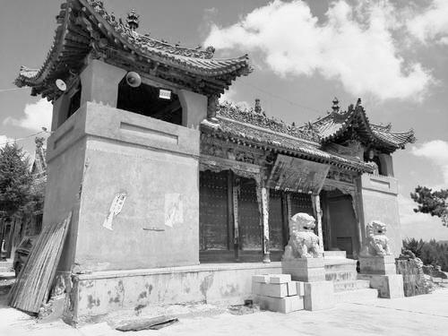 “望崦嵫而勿迫,恐鹈鴂之先鸣。”是什么意思?