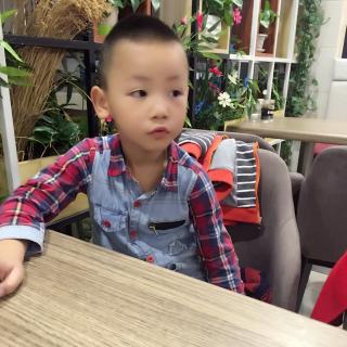 荔枝拼音怎么拼写声调，重碧拈春酒,轻红擘荔枝拼音