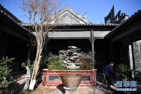 山房是什么意思，山房春事岑参拼音