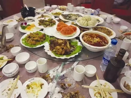 铺张浪费的张是什么意思