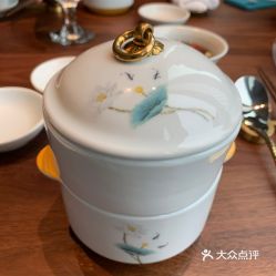 喜鼎水饺和喜家德什么关系，喜鼎全国几家店