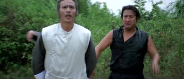 穷追猛打是褒义词还是贬义词，穷追猛打和先驱突击冲突吗