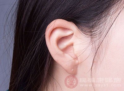 早上耳朵发热是什么预兆，左脸左耳朵发热是什么预兆