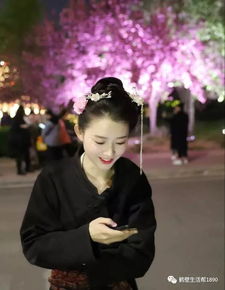 莞尔一笑怎么读