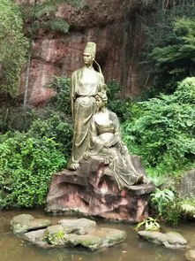 中岩寺风景区，中岩寺门口的雕像是谁