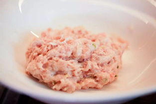 绞肉的意思