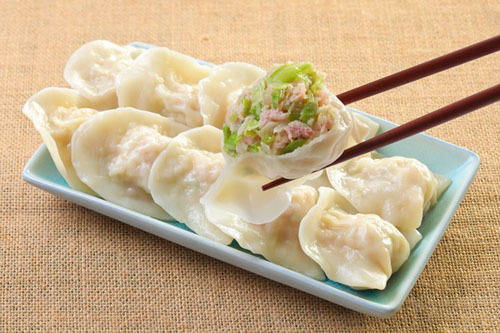 饺子破皮露了馅什么意思，饺子破皮歇后语下一句话