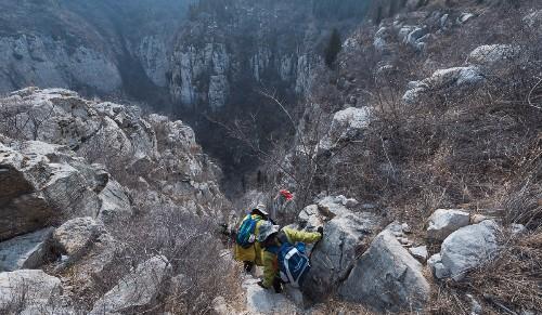 悬什么峭什么成语