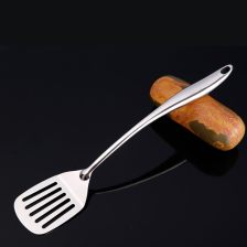 炒勺哪个牌子的好用，炒勺是不锈钢的好还是铁的好
