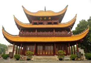 陪裴使君登岳阳楼翻译