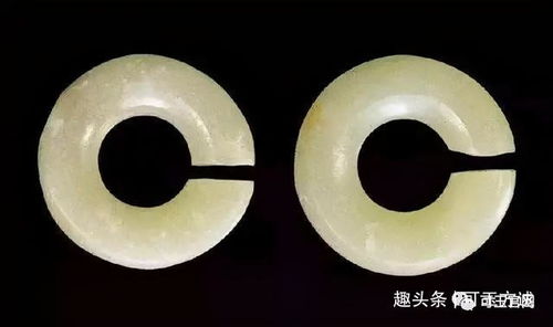 玉阶生白露 夜久侵罗袜 却下水晶帘 玲珑望秋月，玉阶怨谢眺