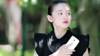 大伙把袖子举起来就是一片云是什么成语
