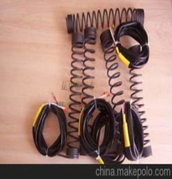 成型模具中 热嘴冷流道是什么意思》