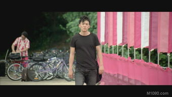 pass on to和pass on的区别?谢谢了!O(∩_∩)O~