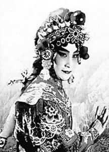 关肃霜的人生履历