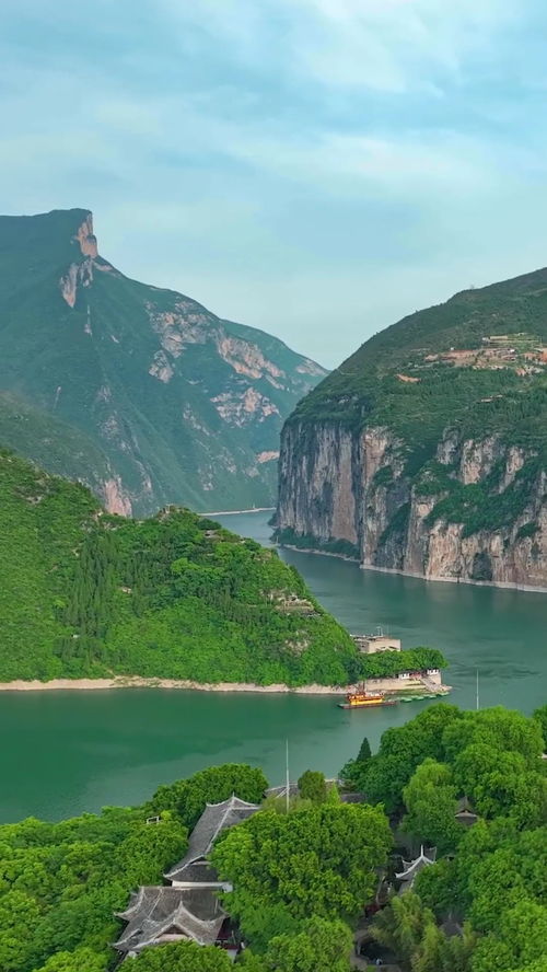 祖国有哪些壮丽山河,用什么的山河来回答