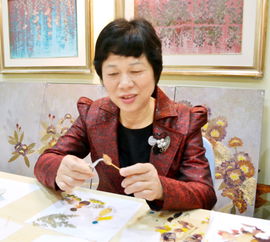 粘花惹草还是沾花惹草，粘花惹草打一个生肖